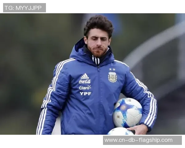 探索足球主教练的战术智慧与团队管理艺术之路 探索足球主教练的战术智慧与团队管理艺术之路